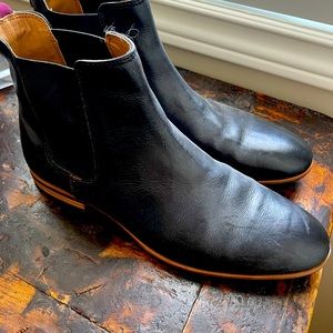 top shope worn to mail box lol